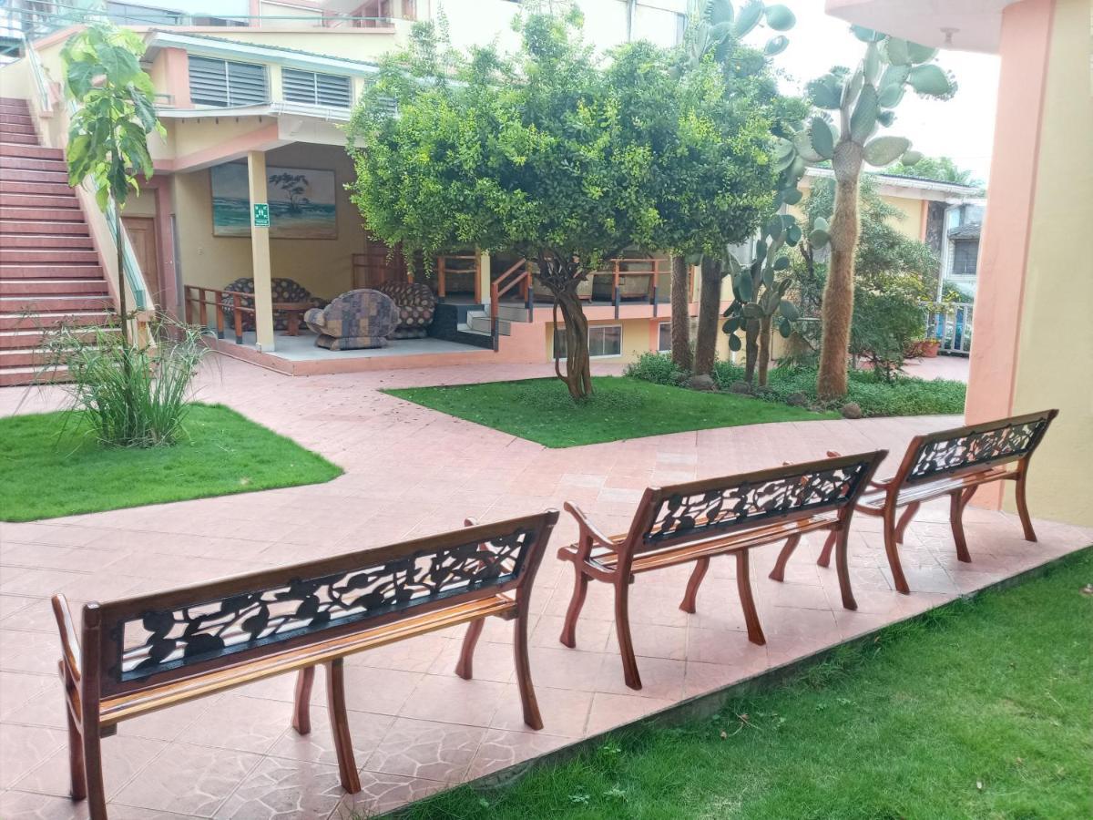 Hotel Palmeras Galapagos Puerto Ayora  Dış mekan fotoğraf